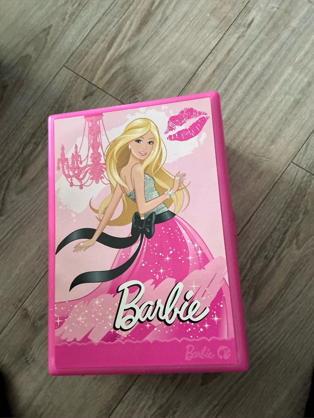 2009 Barbie Carrying Case Fashion Wardrobe Trunk Suitcase